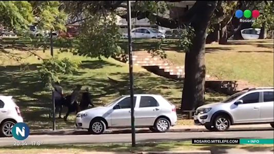 Delincuentes robaron pertenencias de un auto en Av. Belgrano al 1000