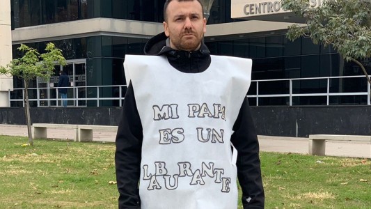 Piden liberación del taxista detenido por llevar a dos ladrones como pasajeros