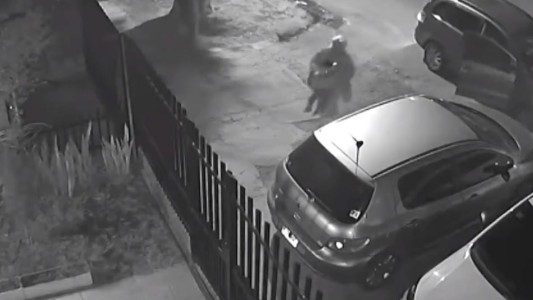 Video: la desesperación de una madre a la que se le cae su bebé en medio de un asalto