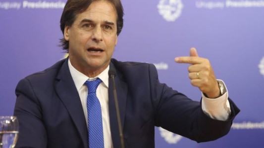 Luis Lacalle Pou dio positivo de coronavirus y canceló su viaje a la Cumbre de las Américas