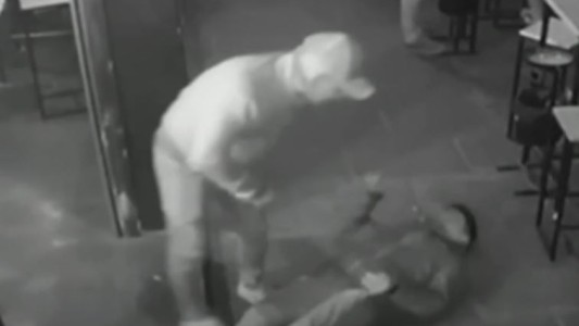 Brutal ataque en un bar de Ezeiza: discutieron y lo desmayó de una trompada