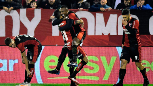 Newells ganó y están en la cima del torneo