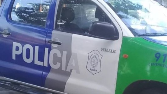 Miramar: un policía robó un celular, intentó escapar y fue detenido por los vecinos