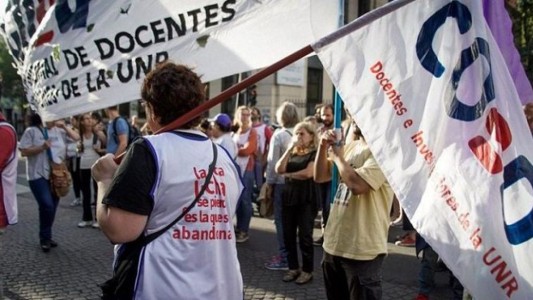 Comenzó el paro de docentes universitarios por 48 horas
