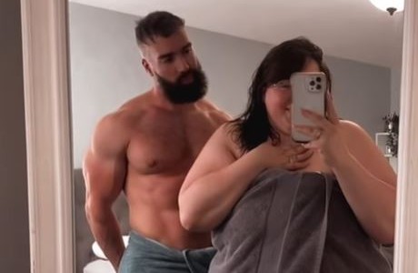 Recibió críticas por el aspecto físico de su esposo: "Según los estándares de belleza, no tiene sentido que estemos juntos"