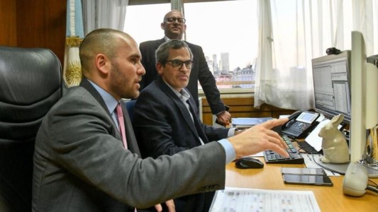 El Gobierno refinanció $248.078 millones de la deuda en pesos