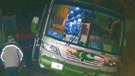 Bolivia: un conductor de un micro atropelló y mató a cinco manifestantes
