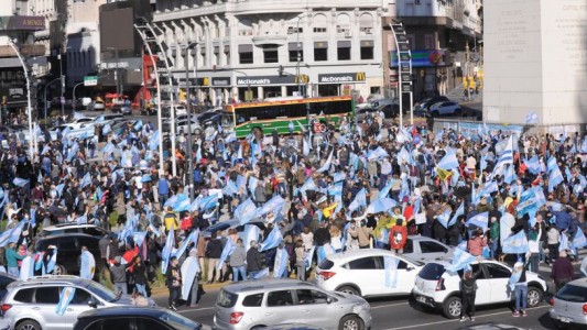 9 de Julio: distintas protestas opositoras confluyen en Capital Federal