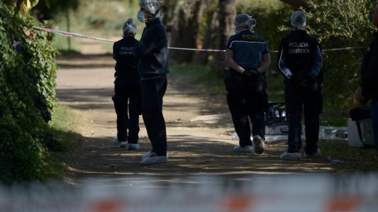 Discutió con un joven de 19 años durante un partido de fútbol en una finca, lo apuñaló y lo mató
