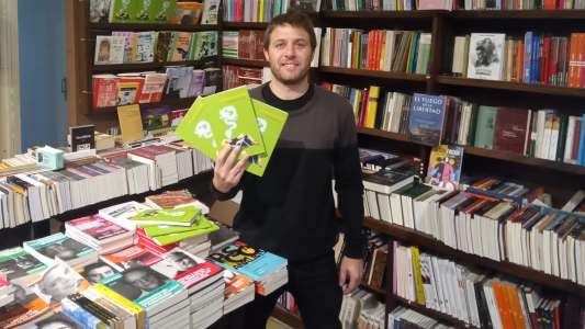 Escritor rosarino reflexiona sobre la pandemia en su último libro