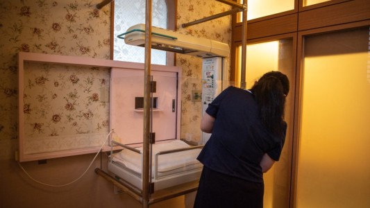 El "buzón" para abandonar bebés , una idea controvertida que salva vidas