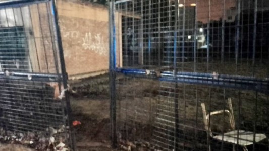 Apresaron a un municipal y a otras dos personas por robar en un colegio de Morón