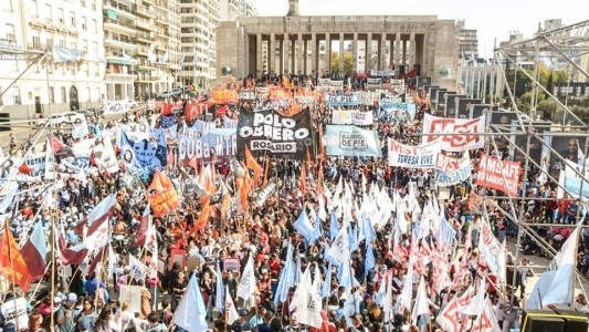 Cortes de tránsito: la Unidad Piquetera se movilizará desde Oroño y Pellegrini hacia el Monumento