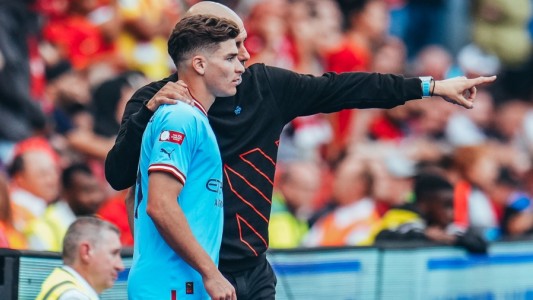 Debut oficial y golazo: Julián Álvarez se lució en el Manchester City