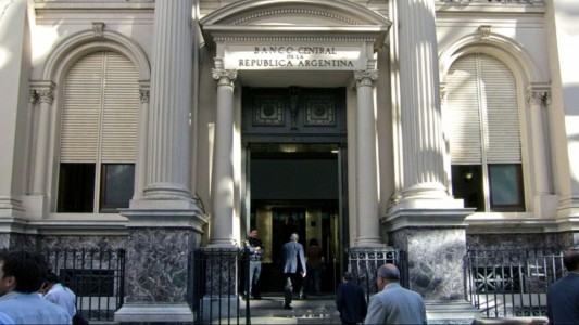 El Banco Central subió la tasa de referencia 9,5 puntos y la llevó a 69,5%