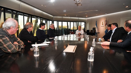 Productores rurales piden decisiones rápidas y un solo dólar