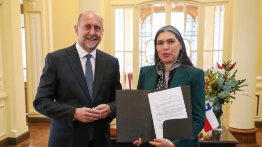 Perotti recibió a la Embajadora de Chile