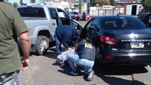 Amenazaba a una familia y exigía 400 mil pesos para no balearle la casa