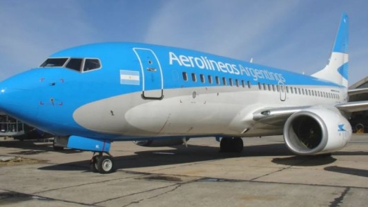 Evacuaron un avión de Aerolíneas Argentinas por una amenaza de bomba de Aeroparque
