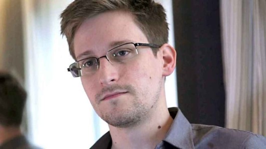 Putin le otorgó la ciudadanía rusa a Edward Snowden