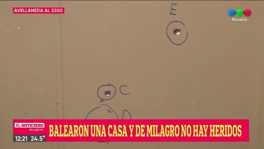 Balearon una casa y no hay heridos de milagro
