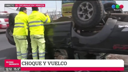 Choque y  vuelco en Circunvalación y Pte. Perón