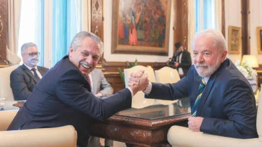 Alberto Fernández felicitó a Lula por el triunfo y celebró la "expresión democrática" en Brasil