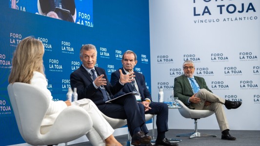 Foro en España: Macri comparó a los swingers con las relaciones internacionales