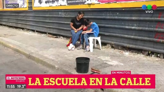 Madre e hijo: aprender en la calle
