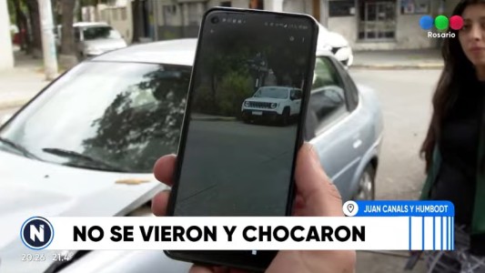 Violento choque entre dos autos en peligrosa esquina de zona sur