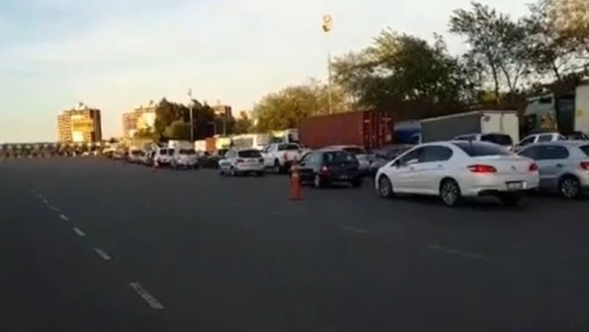 Caos en peajes de Buenos Aires por protestas de trabajadores