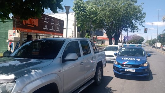Cayó cordobés con inhibidor de alarmas de autos en barrio Fisherton