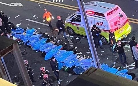 Halloween trágico en Corea del Sur: 120 muertos y 100 heridos por una estampida