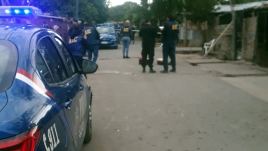 Brutal ataque a tiros: cuatro heridos graves y una niña baleada en la cabeza