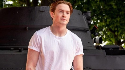 "Soy bisexual, felicidades por obligar a un chico de 18 años a salir del armario": el hartazgo del actor Kit Connor