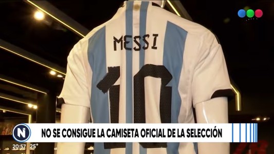 Llega y se agota: furor mundialista por la camiseta argentina