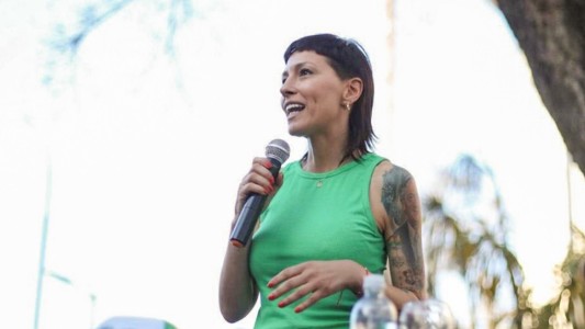 Mayra Mendoza anunció un bono de fin de año de $50.000 para empleados municipales en Quilmes