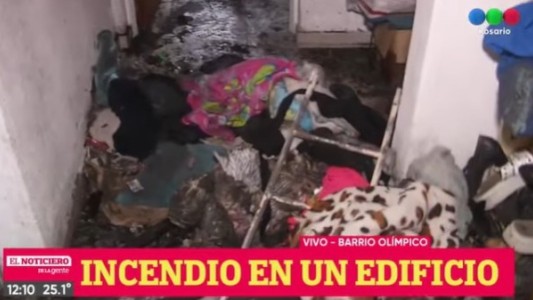Feroz incendio en un edificio de barrio Olímpico: una familia lo perdió todo