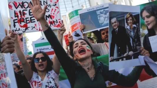 Protestas en Irán: un hombre fue condenado a muerte por quemar un edificio gubernamental