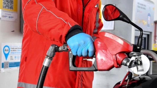 Playeros de estaciones de servicio cerraron su paritaria anual con aumento de 99%