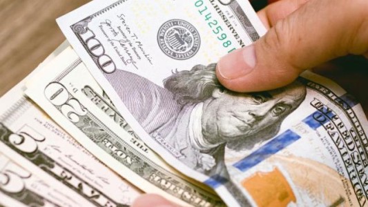 Sigue escalando el dólar blue: 94% de brecha con la cotización oficial