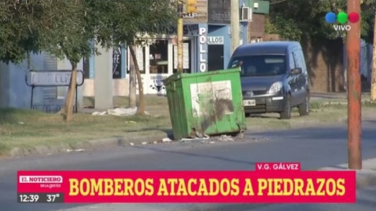Atacan a piedrazos a una bombera de Villa Gdor. Gálvez