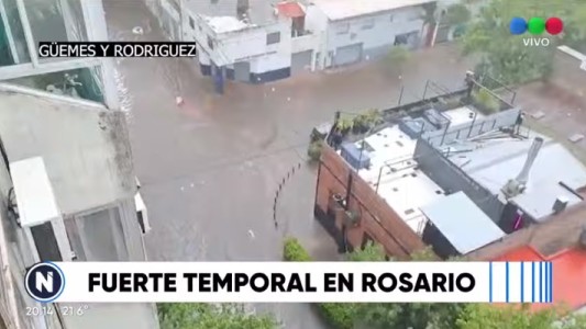 Fuerte temporal en Rosario: árboles caídos y calles anegadas, después del agua y el granizo