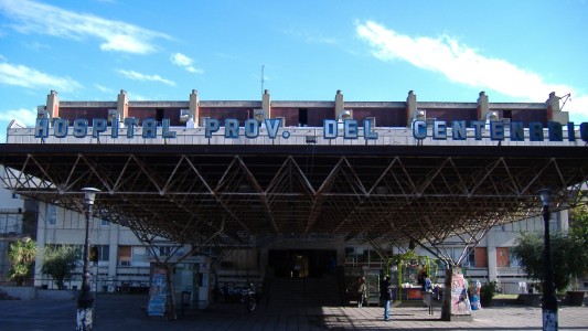 Un menor de edad recibió un ladrillazo en la cabeza y se encuentra en terapia intensiva