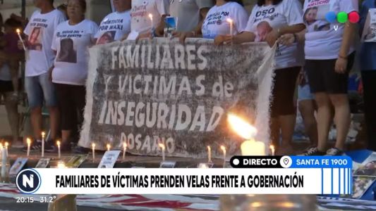 Acampe de familiares de víctimas de la inseguridad frente a Gobernación
