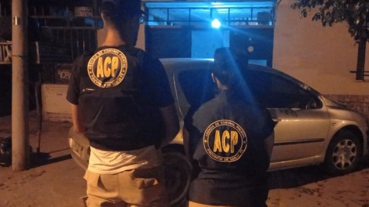 Dos policías detenidos y un funcionario allanado por el crimen de ex jefe de la barra de Newell's