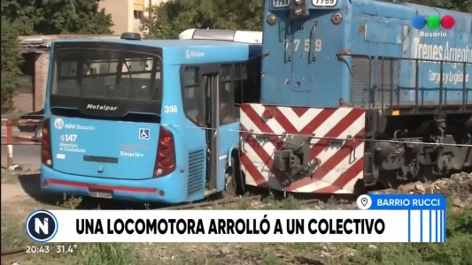 Un tren arrolló a un colectivo en zona norte y varias personas resultaron heridas