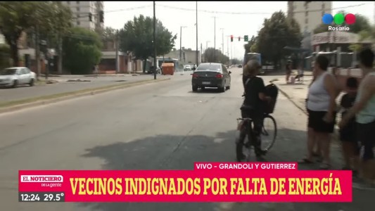 Luego de 72 horas sin luz, los vecinos de Grandoli y Gutiérrez decidieron cortar la calle