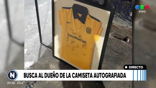 Insólito hallazgo en un volquete de una camiseta enmarcada y autografiada de Central