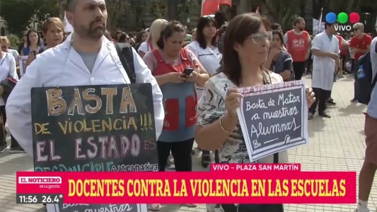 Docentes públicos se movilizaron por los ataques a balazos contra las escuelas